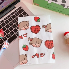 Túi giấy lụa trái dâu hoạt hình (14.5cm x 21cm)