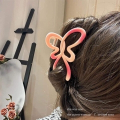 Kẹp tóc bướm màu loang (Size to)