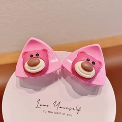 Kẹp tóc mái hình tam giác charm gấu dâu + charm bé gái (set 2 cái)