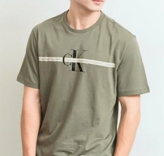 T-shirt Calvin Klein | Polera repeat layered - Olive
