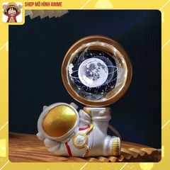Đèn Ngủ 3D Quả Cầu Pha Lê Đặt Trên Phi Hành Gia, Xoay 360, Thiết Kế Sáng Tạo Sang Trọng,Trang Trí Phòng Ngủ, Quà Tặng
