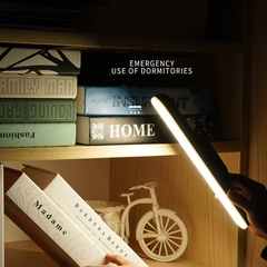 Đèn Đọc Sách Dán Tường Led Nam Châm Bàn Trang Điểm Gắn Gương tích điện 4 nấc sáng - BEE079