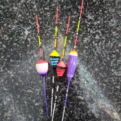 Phao Ngắn Câu Rô Diếc, Dài 10cm, Nhiều Màu Sắc ( Giao Ngẫu Nhiên)