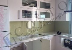 Kính ốp bếp màu xanh úa