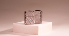 Bật Lửa ZIPPO - Armor - Geometric Diamond Pattern Design (Vân Kim Cương Vàng Hồng Đính Đá)