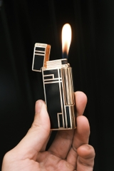 Derui Dunhill Đen Sơn Mài - Kẻ Ô Viền Vàng