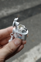 Bật Lửa Mini - Hello Kitty Trắng- kèm Móc Treo
