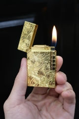 Bật Lửa Quẹt Ngang - Vân Xoáy- phiên bản Vàng