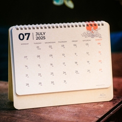 Lịch để bàn 2025 AO+ phiên bản giới hạn có lịch âm họa tiết hoa văn vốn cổ AA525