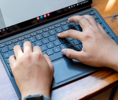 SAMSUNG TAB S7 PLUS, kèm bút, bàn phím - Máy Cũ 98%