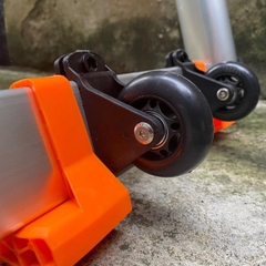 Thang nhôm rút gọn đai đen có bánh xe NiNDA ND-38AIS chữ A 1m9, duỗi 3m8