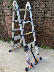 Thang nhôm rút gọn đai đen có bánh xe NiNDA ND-64AIS chữ A 3m2, duỗi 6m4