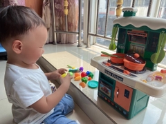 Đồ chơi nhà bếp cỡ lớn cao 43cm kèm 31 chi tiết nấu ăn có âm thanh ánh sáng vòi phun nước cho bé