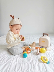 Bộ đồ chơi xúc xắc, gặm nướu mọc răng, lục lạc 10 món cao cấp kèm vali đựng có thể đun sôi tiệt trùng cho bé sơ sinh