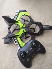 Đồ chơi Máy bay chiến đấu điều khiển từ xa 2.4G có thể nhào lộn xoay 360 kèm pin sạc 4 cánh quạt siêu bền bỉ cho bé