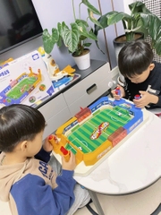 Đồ chơi bàn bóng đá cỡ lớn thi đấu đối kháng 2 người kiểu mới có tính điểm độ khó nâng cao giúp vận động giải trí cho bé