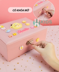 Hộp đựng trang sức sẵn nhiều phụ kiện vòng cổ, vòng tay, bông tai nhẫn, nơ buộc tóc dễ thương cho bé gái