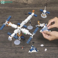 Bộ Xếp Hình Lắp Ghép Trạm Vũ Trụ Phi Hành Gia 471 Chi Tiết Cho Bé 6+