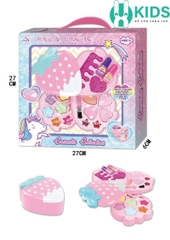 Đồ chơi trang điểm cao cấp hình dâu tây xinh xắn cho bé gái X KIDS có thể dễ dàng tẩy rửa sạch sẽ