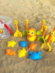 Xô Xúc Cát Đi Biển 18 Món Cho Bé – Bộ Đồ Chơi Cát Hình Vịt Dễ Thương Kèm Xẻng, Khuôn, Xô