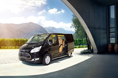 Đưa đón khách đi du lịch