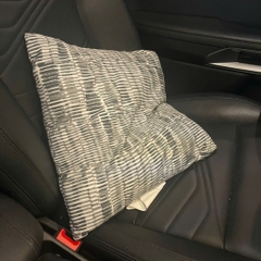 Gối ôm IKEA JORKASTANJ size 40 x 40 dựa sofa ô tô
