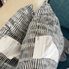 Gối ôm IKEA JORKASTANJ size 40 x 40 dựa sofa ô tô