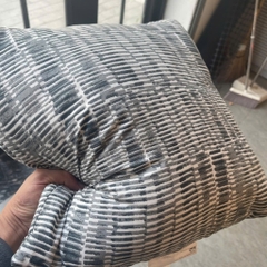 Gối ôm IKEA JORKASTANJ size 40 x 40 dựa sofa ô tô