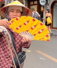 Quạt bia Mai Lê x Líu Lô