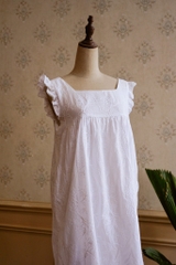 Váy trắng Líu Lô