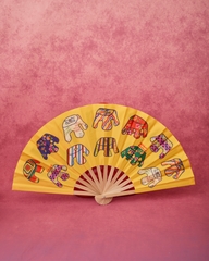 Quạt ghế nền vàng Mai Lê x Líu Lô