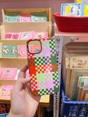 Ốp Iphone 17 họa tiết làn xanh lá cây + đỏ Mai Lê x Líu Lô