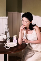 Nến Lilou 135g / 4,7 oz takeout & rom - com ( Dancing Dandelion - Woodsage - Vetiver )