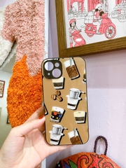 Ốp 13 pro Mai Lê x Líu Lô cà phê nền nâu