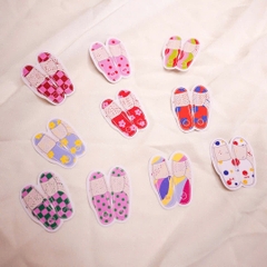 Set stickers Líu Lô x Mai Lê dép tổ ong