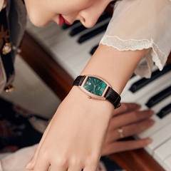 Đồng Hồ Nữ I&W Carnival 537L4 Quartz