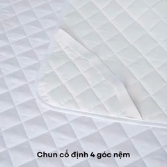 Tấm Lót Bảo Vệ Đệm Chống Thấm Nước, Không Sột Soạt, Không Nóng Bí, Chun Cài 4 Góc Tiện Lợi