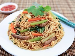 Mì xào bò