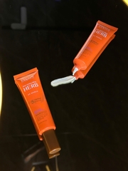 Kem Chống Nắng Kiểm Soát Dầu Lycos Berb UV Shield SPF 50+ PA ++++ kiểm soát bóng nhờn hiệu quả