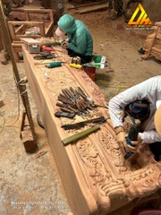 Mộc Kệ Tivi Hoàng Gia Louis