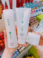 Sữa Rửa Mặt Trị Mụn Kracie 110G