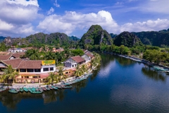Emeralda Tam Cốc: nghỉ dưỡng bên sông Ngô Đồng giữa miền di sản
