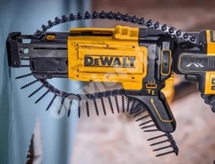 Máy bắn vít thạch cao dùng pin DeWalt 20V Max XR (Mã DCF620) kết hợp với Đầu bắn vít rời (Mã DCF6202)