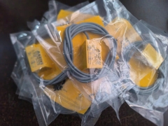 Cảm biến từ TURCK Ni15-Q30-AN6X
