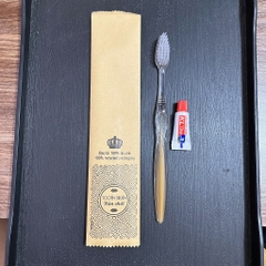 Bộ đồ dùng khách sạn Amelities túi giấy Kraft ruột nhựa bịch 100c