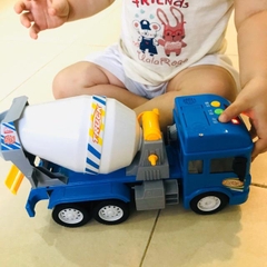 Mô hình máy xúc, trộn bê tông, cẩu bánh đà khoẻ kèm đèn nhạc