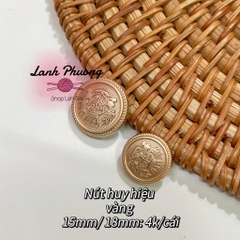 Nút Kiểu Huy Hiệu