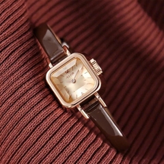 Đồng hồ nữ JA-496C Julius Hàn Quốc Dây Da (Nâu)