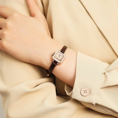 Đồng hồ nữ JA-496C Julius Hàn Quốc Dây Da (Nâu)