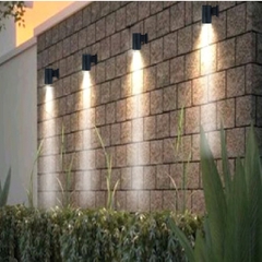 Đèn LED gắn tường Rạng Đông GT20.1P 20W một hướng chiếu tạo điểm nhất cho không gian ngoài trời, chống bụi nước tốt